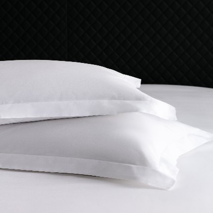 91家纺网 家纺一手货源 找家纺 澜昕 酒店民宿床尾巾床旗轻奢抱枕套床盖 鸟语花香蓝色