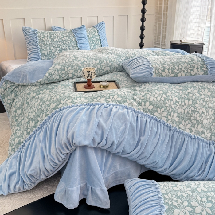 91家纺网 家纺一手货源 找家纺 2025苏东来家纺工艺款雕花绒牛奶绒四件套立体花刺绣绣花套件 满天星水绿