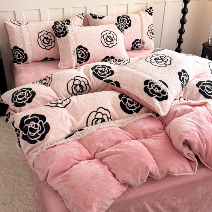 91家纺网 家纺一手货源 找家纺 （总）2025苏东来家纺工艺款雕花绒牛奶绒四件套立体花刺绣绣花套件