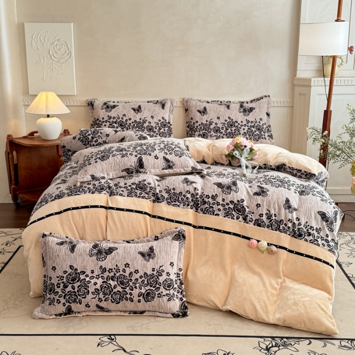 91家纺网 家纺一手货源 找家纺 2025苏东来家纺工艺款雕花绒牛奶绒四件套立体花刺绣绣花套件 蝶恋花