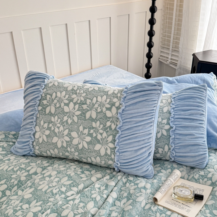 91家纺网 家纺一手货源 找家纺 2025苏东来家纺工艺款雕花绒牛奶绒四件套立体花刺绣绣花套件 花香