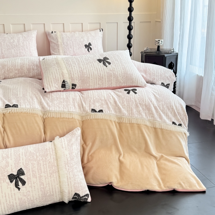 91家纺网 家纺一手货源 找家纺 2025苏东来家纺工艺款雕花绒牛奶绒四件套立体花刺绣绣花套件 华尔兹天蓝