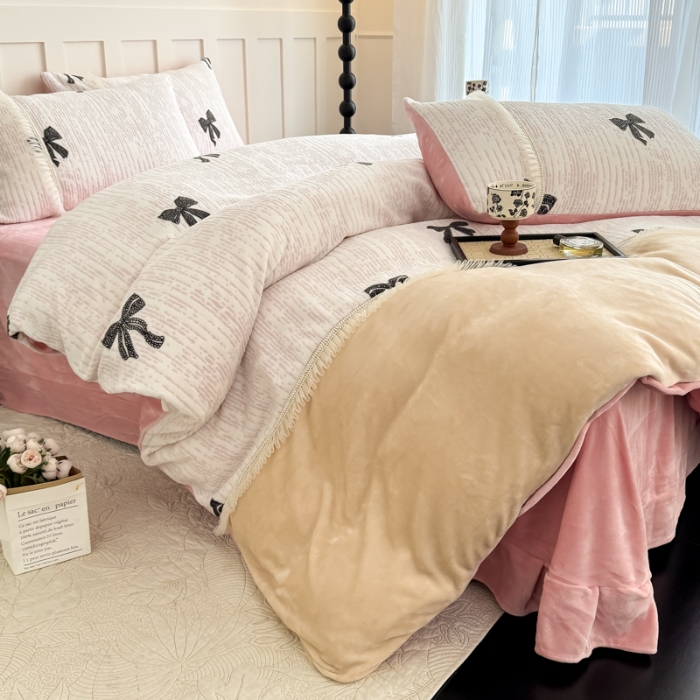 91家纺网 家纺一手货源 找家纺 2025苏东来家纺工艺款雕花绒牛奶绒四件套立体花刺绣绣花套件 华尔兹天蓝