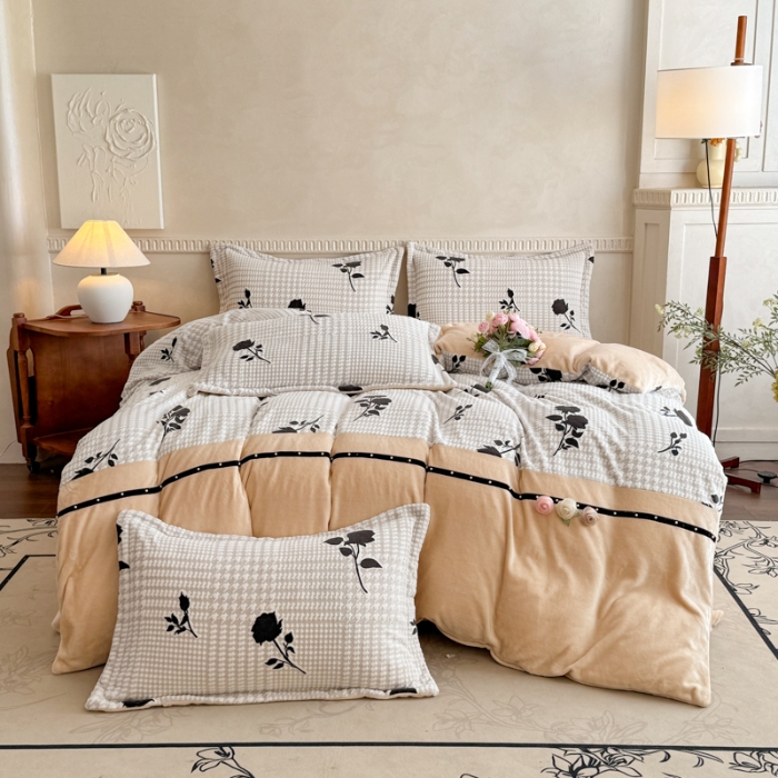 91家纺网 家纺一手货源 找家纺 2025苏东来家纺工艺款雕花绒牛奶绒四件套立体花刺绣绣花套件 玫瑰花