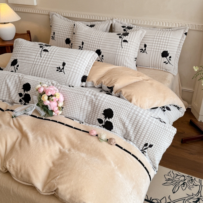 91家纺网 家纺一手货源 找家纺 2025苏东来家纺工艺款雕花绒牛奶绒四件套立体花刺绣绣花套件 玫瑰花