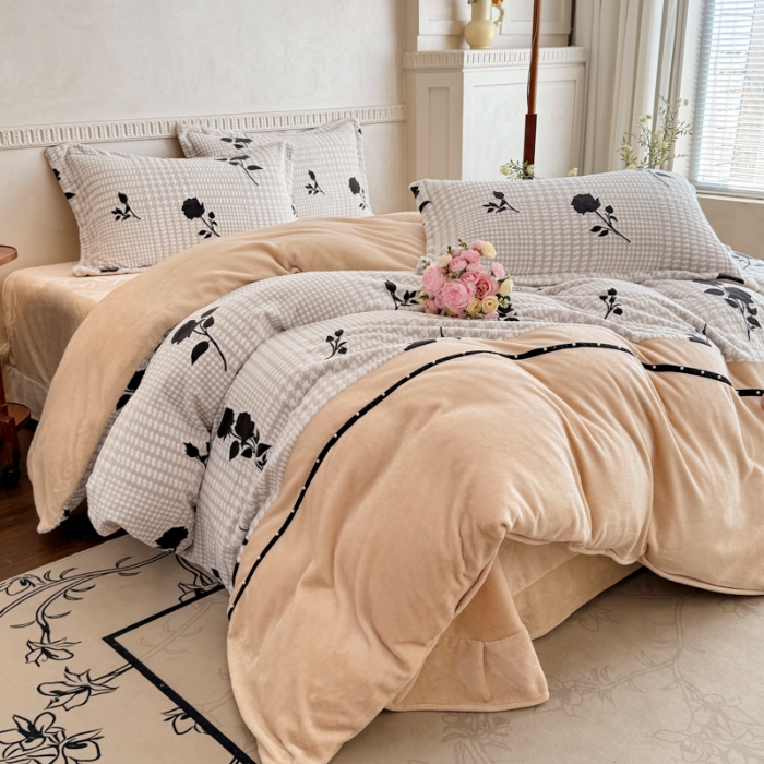 91家纺网 家纺一手货源 找家纺 2025苏东来家纺工艺款雕花绒牛奶绒四件套立体花刺绣绣花套件 玫瑰花