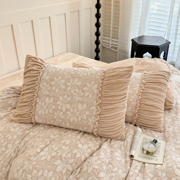 91家纺网 家纺一手货源 找家纺 2025苏东来家纺工艺款雕花绒牛奶绒四件套立体花刺绣绣花套件 满天星水绿