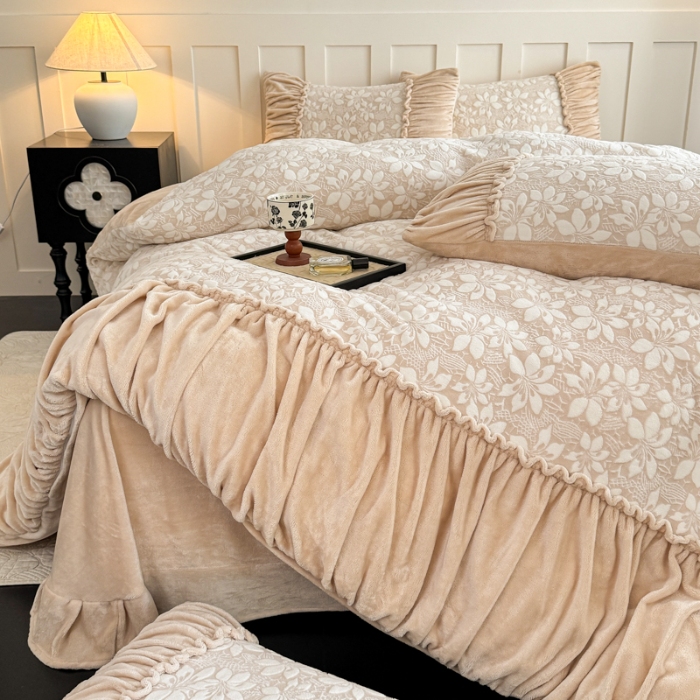 91家纺网 家纺一手货源 找家纺 2025苏东来家纺工艺款雕花绒牛奶绒四件套立体花刺绣绣花套件 满天星水绿