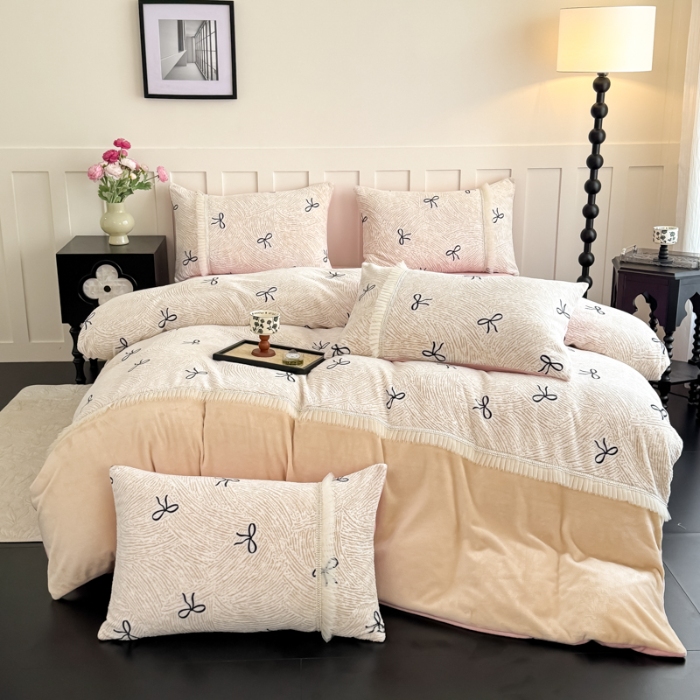 91家纺网 家纺一手货源 找家纺 2025苏东来家纺工艺款雕花绒牛奶绒四件套立体花刺绣绣花套件 满天星卡其