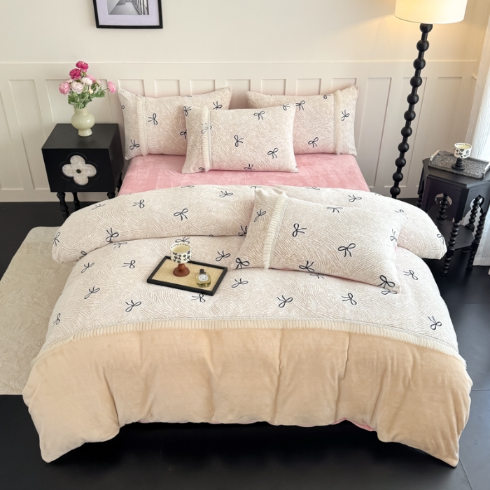 91家纺网 家纺一手货源 找家纺 2025苏东来家纺工艺款雕花绒牛奶绒四件套立体花刺绣绣花套件 满天星卡其