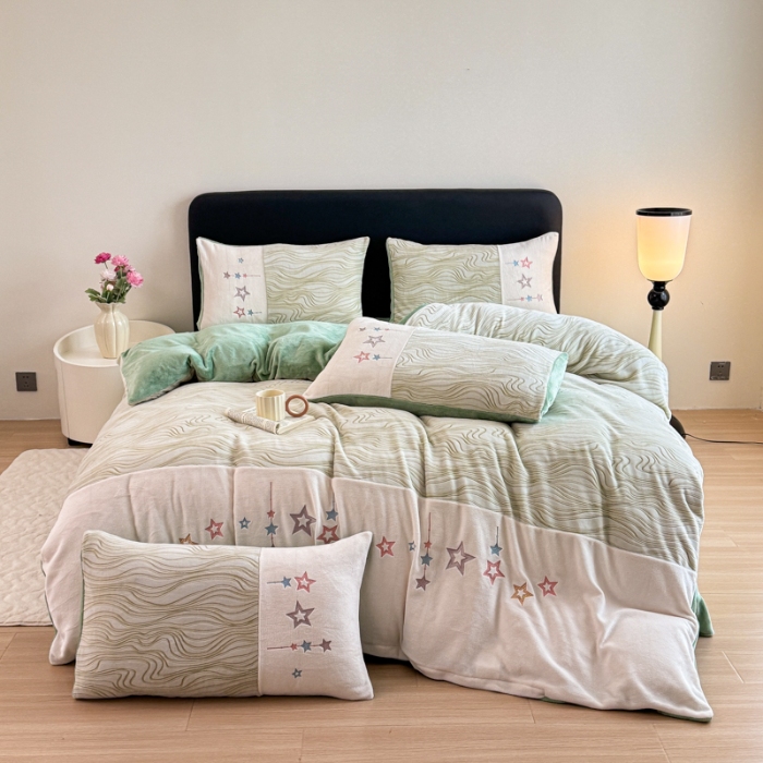 91家纺网 家纺一手货源 找家纺 2025苏东来家纺工艺款雕花绒牛奶绒四件套立体花刺绣绣花套件 一枝花