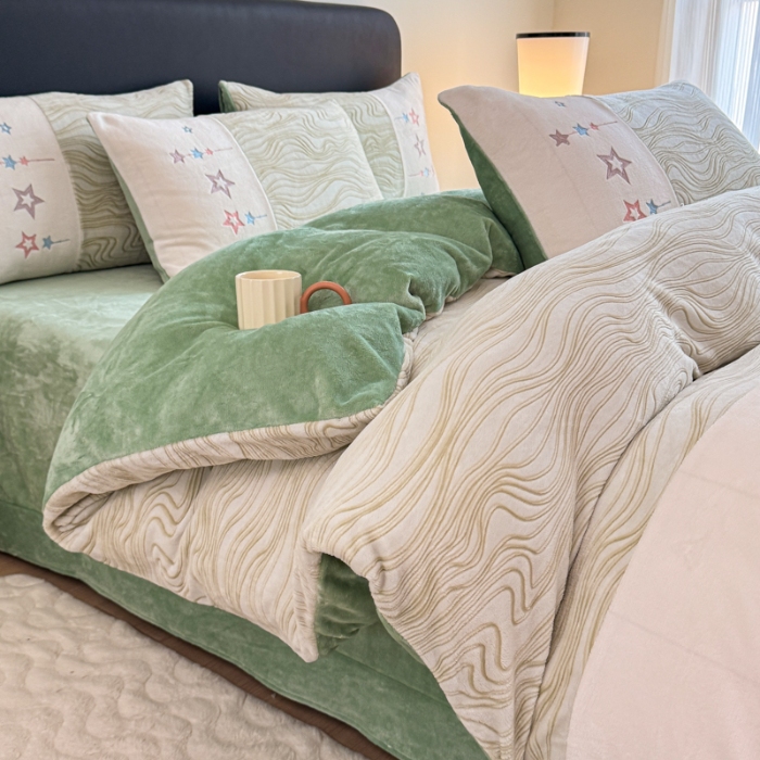 91家纺网 家纺一手货源 找家纺 2025苏东来家纺工艺款雕花绒牛奶绒四件套立体花刺绣绣花套件 一枝花