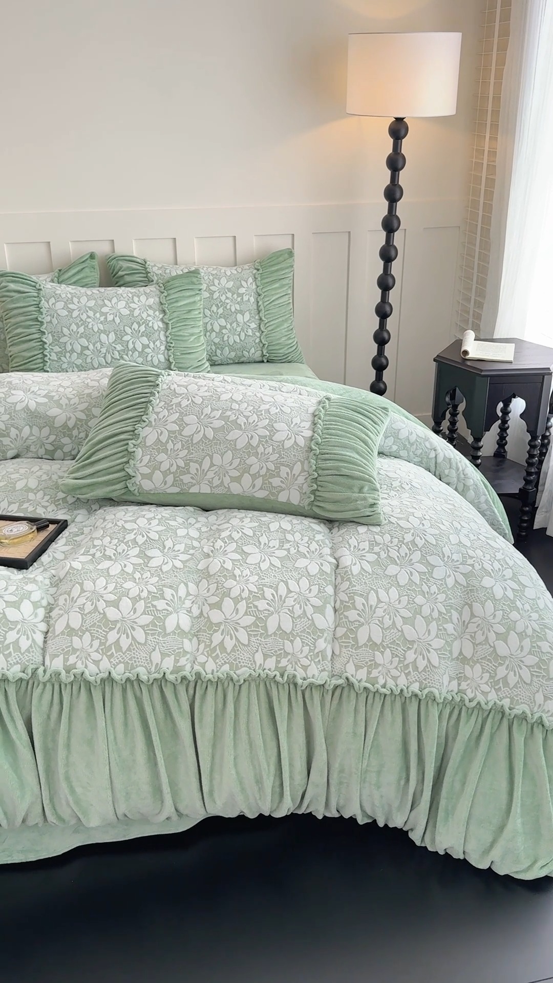 91家纺网 家纺一手货源 找家纺 2025苏东来家纺工艺款雕花绒牛奶绒四件套立体花刺绣绣花套件 山茶花