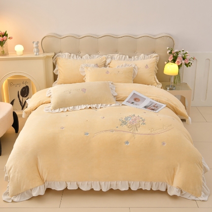 91家纺网 家纺一手货源 找家纺 （总）梦之星 2025新款230g高克重刺绣花边牛奶绒四件套