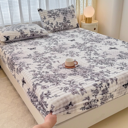 91家纺网 家纺一手货源 找家纺 （总） 2025新款兔兔绒牛奶绒印花单床笠 床笠三件套 单枕套