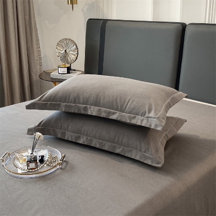 91家纺网 家纺一手货源 找家纺 （总）宝莱利家纺 2025高克重纯色喷气磨毛单枕套