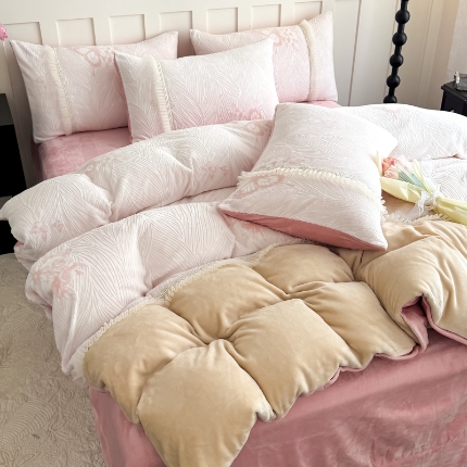 91家纺网 家纺一手货源 找家纺 （总）2025苏东来家纺工艺款雕花绒牛奶绒四件套立体花刺绣绣花套件