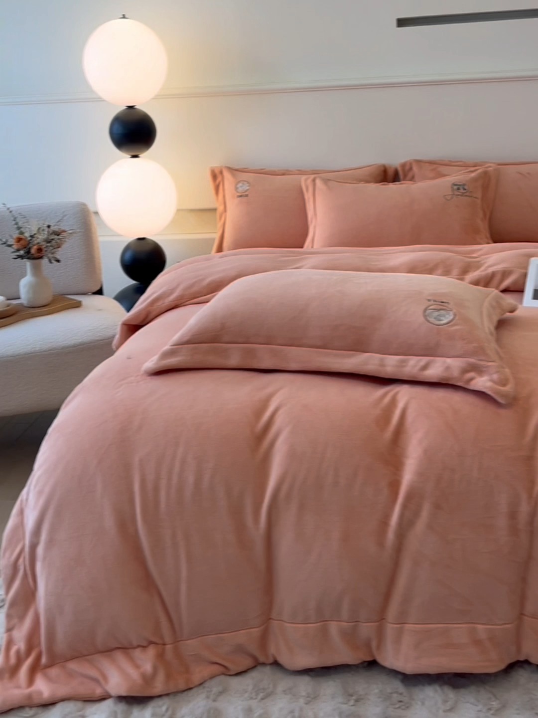 91家纺网 家纺一手货源 找家纺 （总）控价 专版花型  2025年新款9.2斤240克全消光A类大刺绣牛奶绒四件套-伊菲