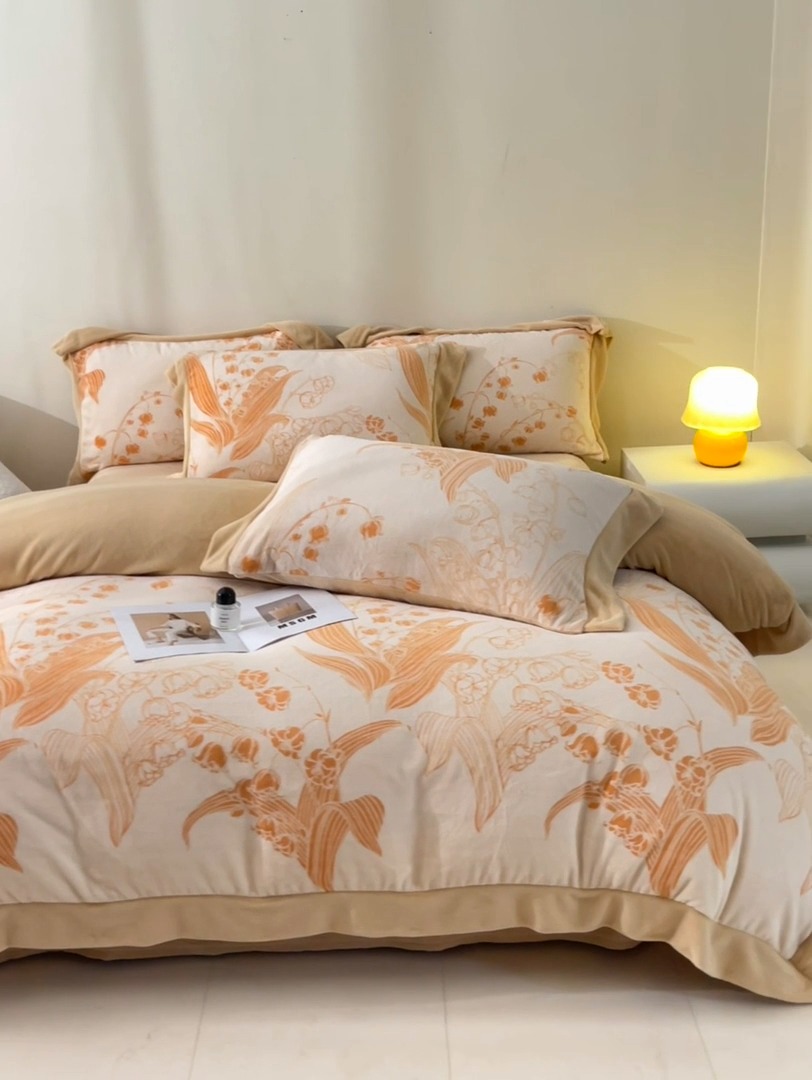 91家纺网 家纺一手货源 找家纺 （总）控价 2025新款高克重9.2斤240克A类全消光印花拼角牛奶绒四件套-铃兰