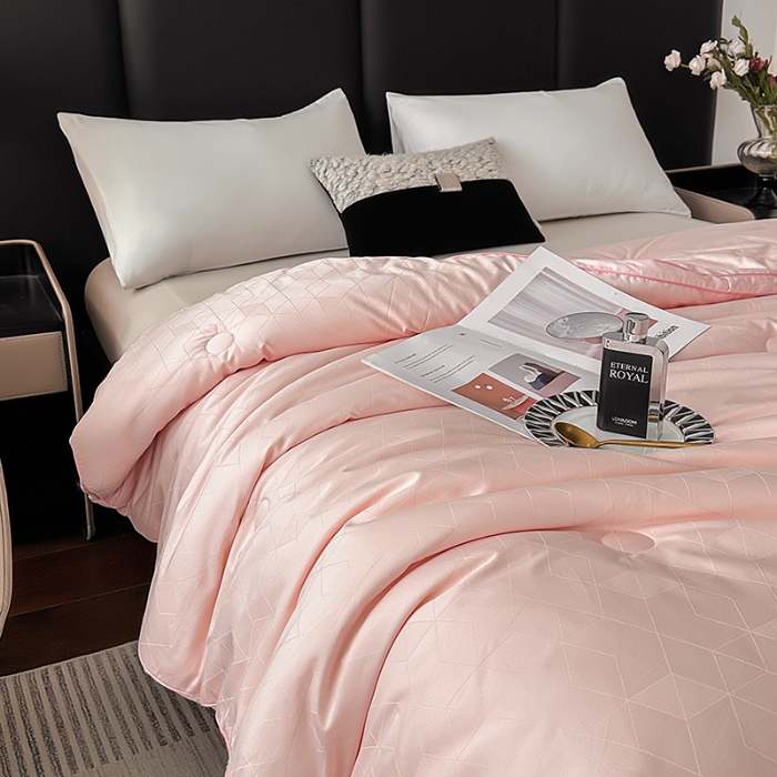 91家纺网 家纺一手货源 找家纺 总雅高2025格瑞—A类全棉轻奢贡缎大提花抗菌轻奢立体冬被被子被芯