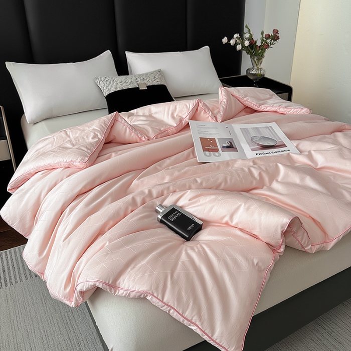 91家纺网 家纺一手货源 找家纺 总雅高2025格瑞—A类全棉轻奢贡缎大提花抗菌轻奢立体冬被被子被芯