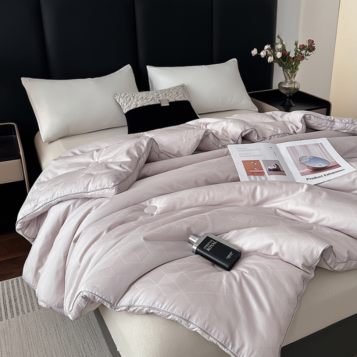 91家纺网 家纺一手货源 找家纺 总雅高2025格瑞—A类全棉轻奢贡缎大提花抗菌轻奢立体冬被被子被芯