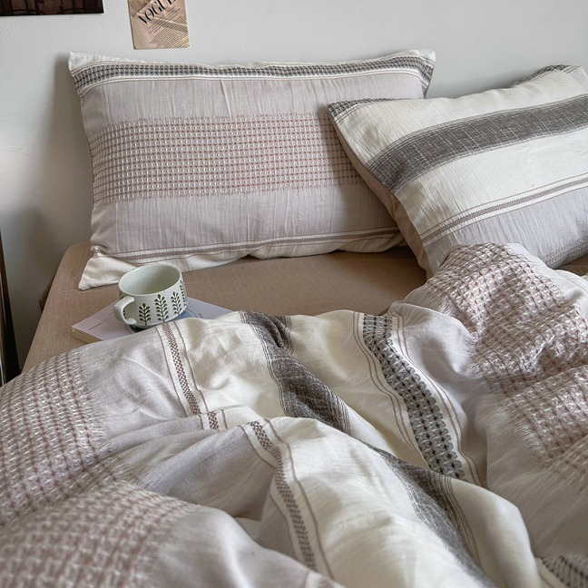 91家纺网 家纺一手货源 找家纺 艾咪-Amy ntmy 2025新款全棉色织小提花四件套-絮语      透明PE袋(如需手提无纺布包+5元) 絮语-咖