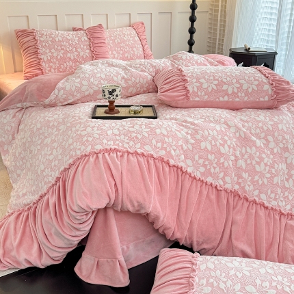 91家纺网 家纺一手货源 找家纺 （总）（总）2025苏东来家纺1工艺款雕花绒牛奶绒四件套立体花刺绣绣花套件