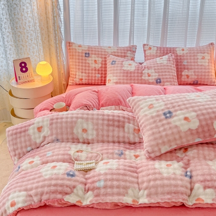 91家纺网 家纺一手货源 找家纺 （总）2025新款大泡泡兔兔牛奶绒单被套 