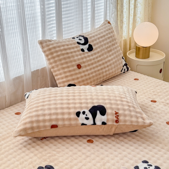 91家纺网 家纺一手货源 找家纺 （总）爱多多家居 2025新款兔兔绒牛奶绒印花床笠