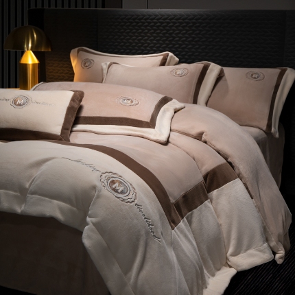 91家纺网 家纺一手货源 找家纺 （总）牛奶绒宝宝水晶绒法莱冰岛绒简约轻奢拼接刺绣保暖冬季保温四件套菲利特-可可棕