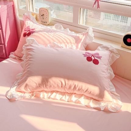 91家纺网 家纺一手货源 找家纺 （总）雨菲家纺 2025新款学生季水洗棉毛巾绣花枕套