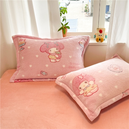 91家纺网 家纺一手货源 找家纺 （总）2025新款 卡通雪花绒枕套牛奶绒枕套