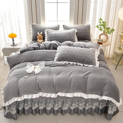 91家纺网 家纺一手货源 找家纺 （总）三友家纺 直播爆款手工双层蝴蝶结牛奶绒蕾丝花边床盖三/四件套