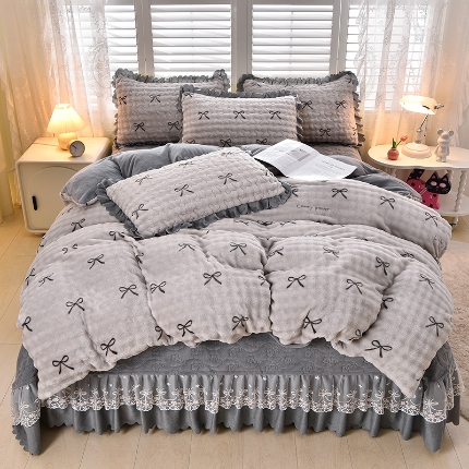 91家纺网 家纺一手货源 找家纺 （总）三友家纺 直播爆款牛奶绒大泡泡印花蕾丝花边床盖床裙四件套