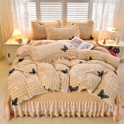 91家纺网 家纺一手货源 找家纺 （总）三友家纺 直播爆款牛奶绒大泡泡印花蕾丝花边床盖床裙四件套