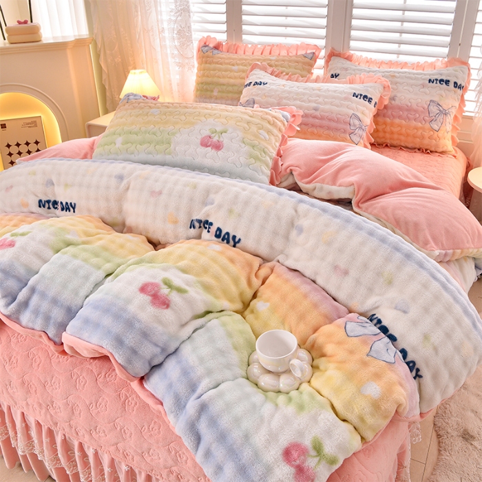 91家纺网 家纺一手货源 找家纺 （总）三友家纺 直播爆款牛奶绒大泡泡印花蕾丝花边床盖床裙四件套