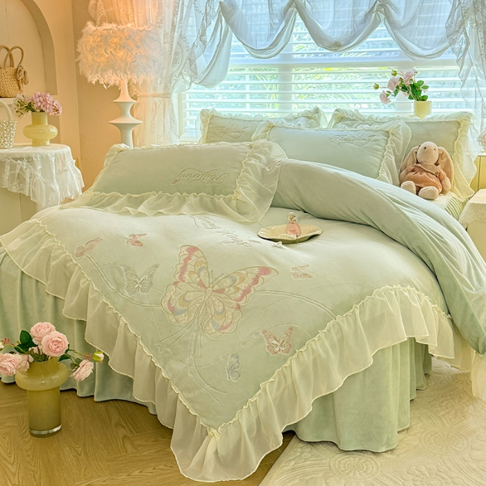 91家纺网 家纺一手货源 找家纺 （总）漫布云 2025新款简约ins风A类全消光230g牛奶绒公主绒四件套床裙款被套-彩蝶系列  彩蝶-新芽绿 