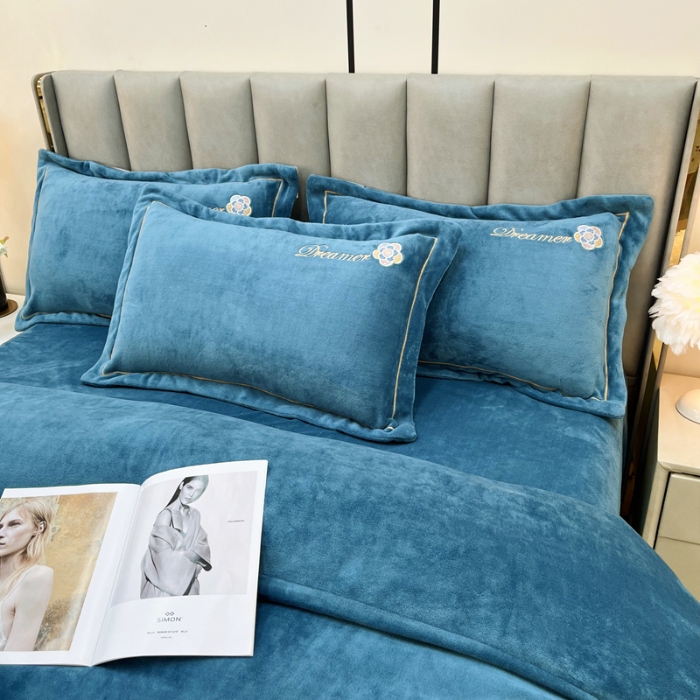 91家纺网 家纺一手货源 找家纺 （总）鑫利来家纺 2025新款牛奶绒四件套绣花加厚牛奶绒保暖四件套