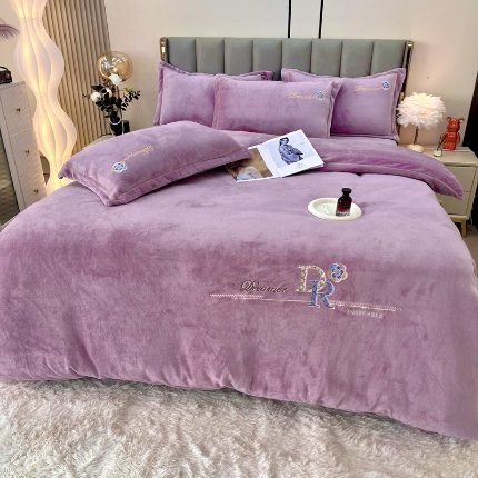 91家纺网 家纺一手货源 找家纺 （总）鑫利来家纺 2025新款牛奶绒四件套绣花加厚牛奶绒保暖四件套