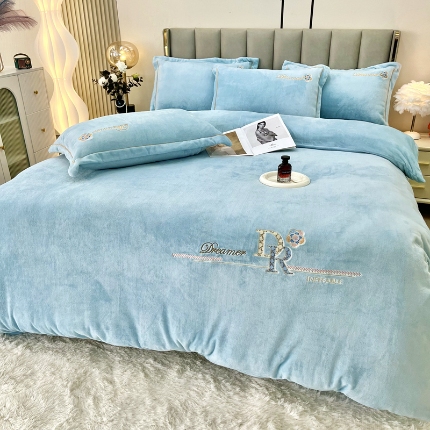 91家纺网 家纺一手货源 找家纺 （总）鑫利来家纺 2025新款牛奶绒四件套绣花加厚牛奶绒保暖四件套