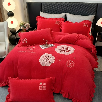 91家纺网 家纺一手货源 找家纺 苏米娜2025新款高克重9斤全消光牛奶绒大红结婚婚庆四件套大红色龙凤刺绣婴儿绒四件套（含精美手提袋）