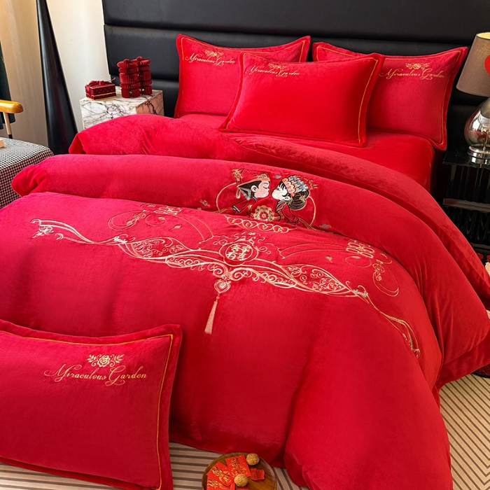 91家纺网 家纺一手货源 找家纺 2025秋冬新款高克重9斤全消光牛奶绒大红结婚婚庆四件套大红色龙凤刺绣婴儿绒绒四件套（含精美手提袋）