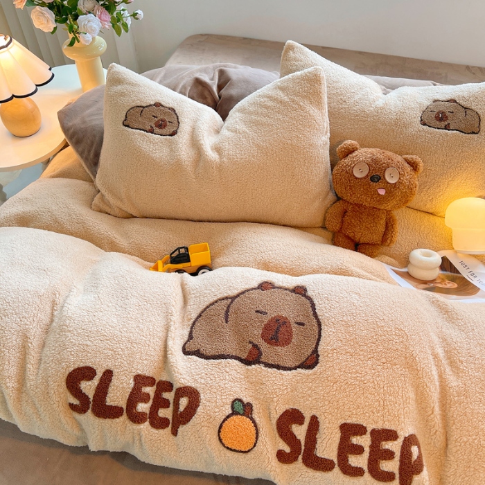 91家纺网 家纺一手货源 找家纺 （总）牵依 2025新款羊羔绒牛奶绒毛巾绣四件套