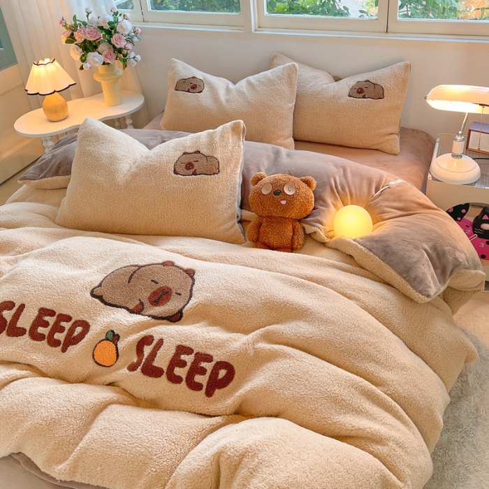 91家纺网 家纺一手货源 找家纺 （总）牵依 2025新款羊羔绒牛奶绒毛巾绣四件套