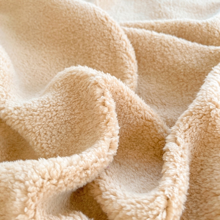 91家纺网 家纺一手货源 找家纺 （总）牵依 2025新款羊羔绒牛奶绒毛巾绣四件套