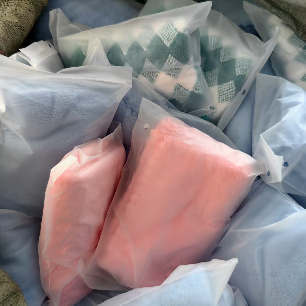 91家纺网 家纺一手货源 找家纺 （总）直播赠品纯棉方巾珊瑚绒毛巾库存批发直播间福利品低价引流孤品小礼品特价清仓促销尾货商品随机小礼品