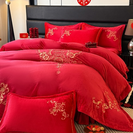 91家纺网 家纺一手货源 找家纺 （总）苏米娜2025秋冬新款高克重9斤全消光牛奶绒大红结婚婚庆四件套大红色龙凤刺绣婴儿绒四件套（含精美手提袋）