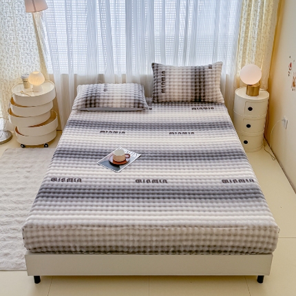 91家纺网 家纺一手货源 找家纺 （总）2025新款兔兔绒牛奶绒印花单床笠 床笠三件套 单枕套