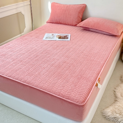 91家纺网 家纺一手货源 找家纺 （总）绒单床笠新款 A类舒适保暖婴儿绒宝宝绒牛奶绒绗缝夹棉床笠